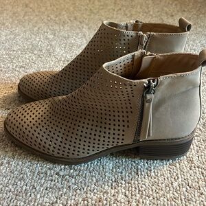 Time and tru booties size 7W